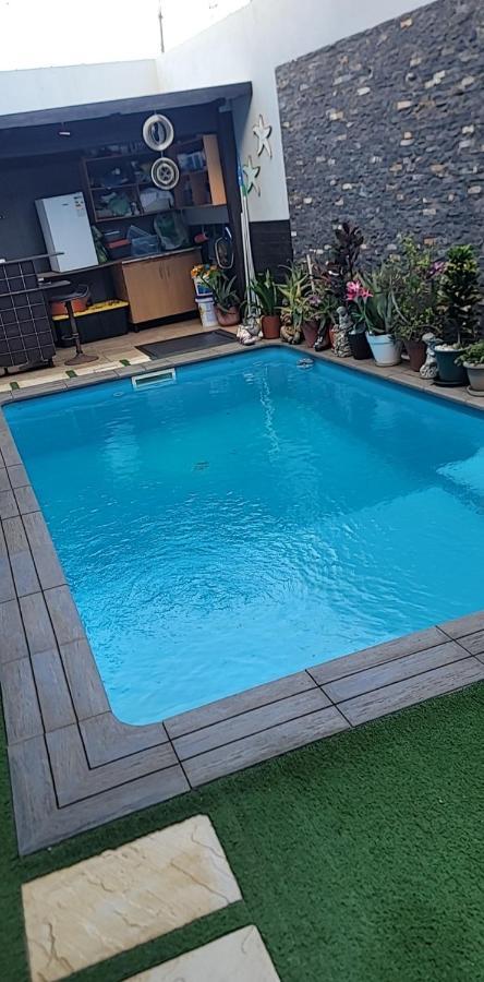 Your Home Away From Home Praia Bagian luar foto